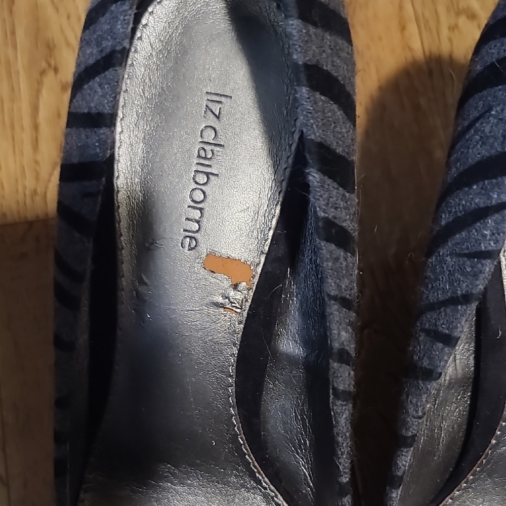Liz Claiborne Women's Zebra Print Heels (OCBB) - Picture 3 of 8